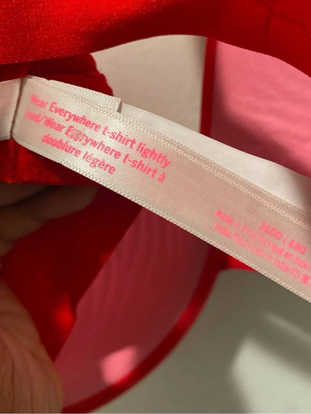 Victoria Secret Pink Wear Everywhere T-Shirt Bra Red Pink Women’s Size 36DD EUC